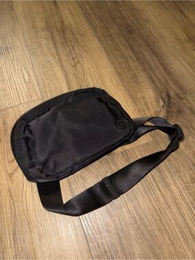Black Men’s Crossbody Sling Bag - Minimal Everyday Carry